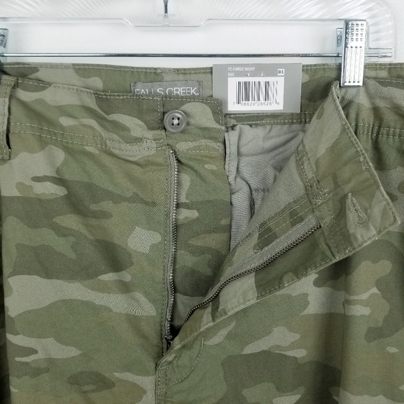 Falls Creek Green Camo Cargo Shorts NWT - Picture 6 of 9